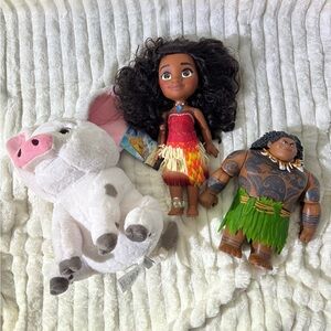 Disney Moana Doll and Friends Set - Red, Yellow, Green